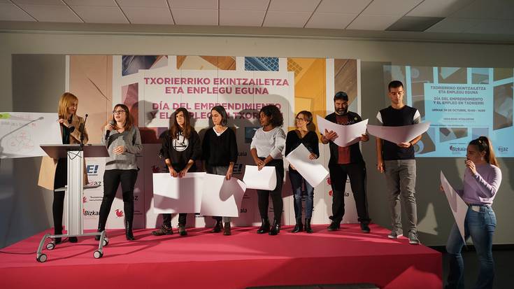 200 lagunetik gora batu ziren atzo Txorierriko Ekintzailetza eta Enplegu Egunean