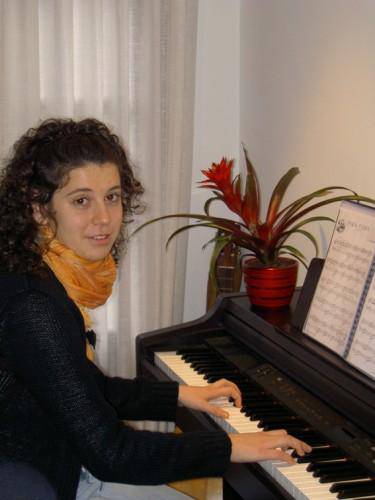 Leire Iturrioz, piano-jole gaztea: â€œEmozinoak kanalizatuteko tresna da musikaâ€
