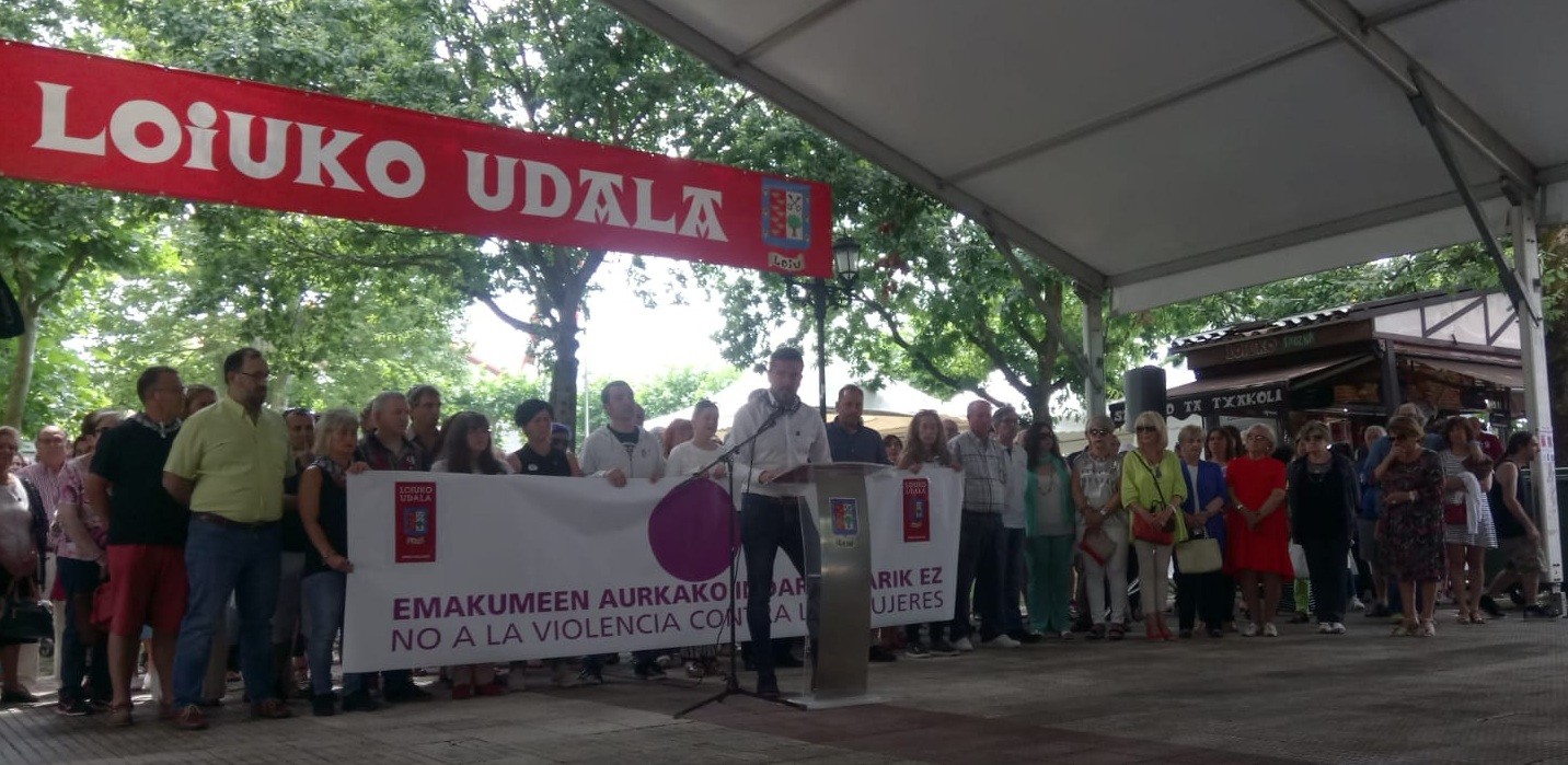 Loiuko Udalak eta Txorierriko talde feministek gaitzetsi dute Loiuko jaietan izandako eraso sexista