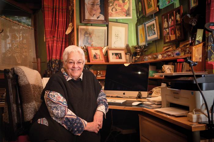 Hamabost ahotseko liburua