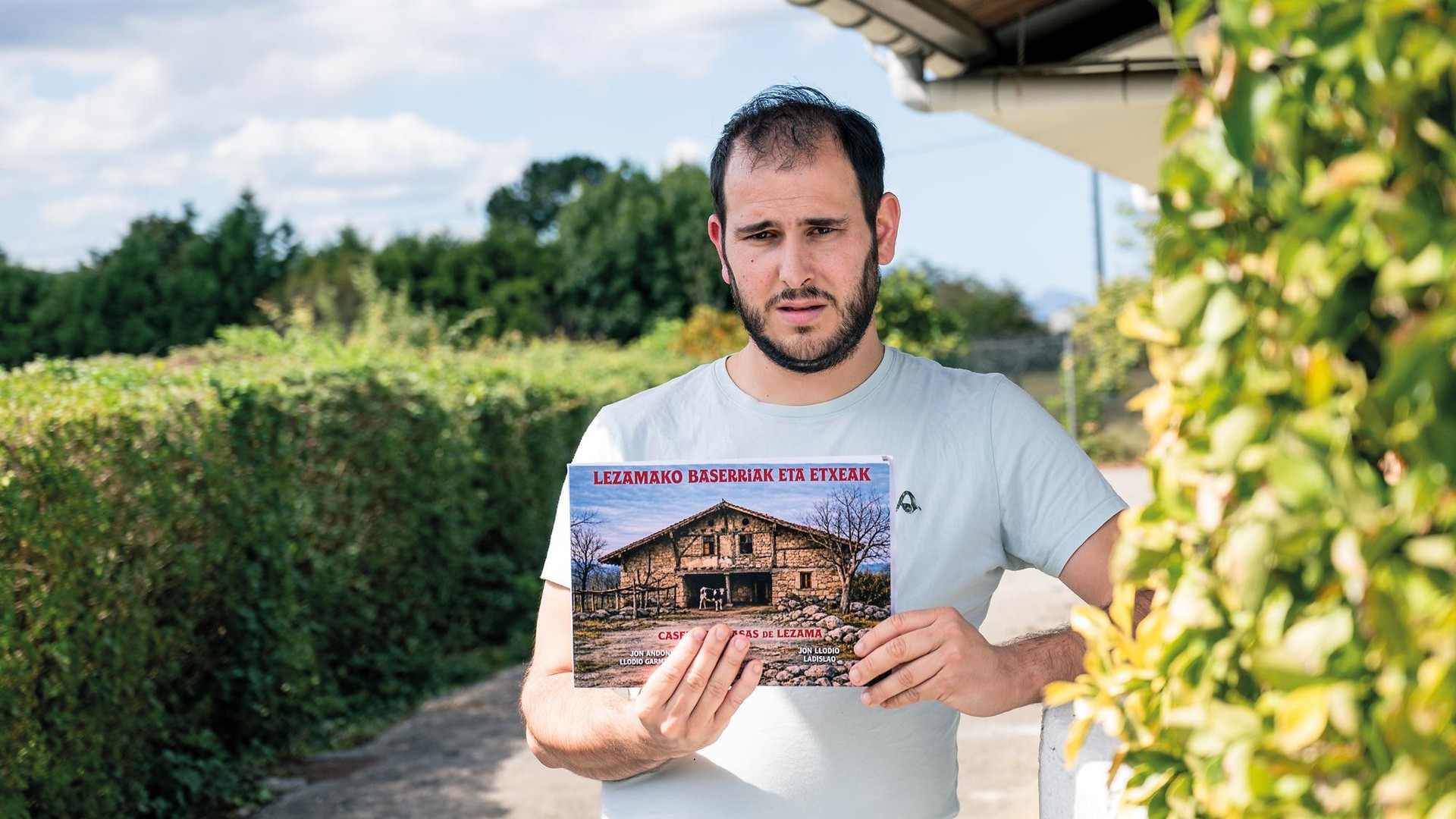 “Lezamarren laguntasun barik, ezin izango nuke liburua aurrera eraman”