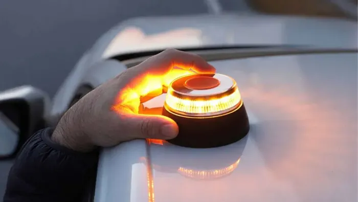 Ertzaintza aste honetan hasiko da isunak jartzen V16 baliza ez erabiltzeagatik