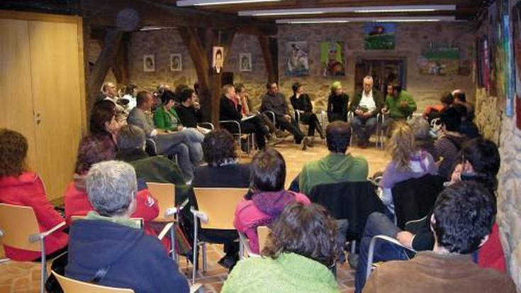 Paul Nicholson, EHNE sindikatuaren kidea: â€œBaser