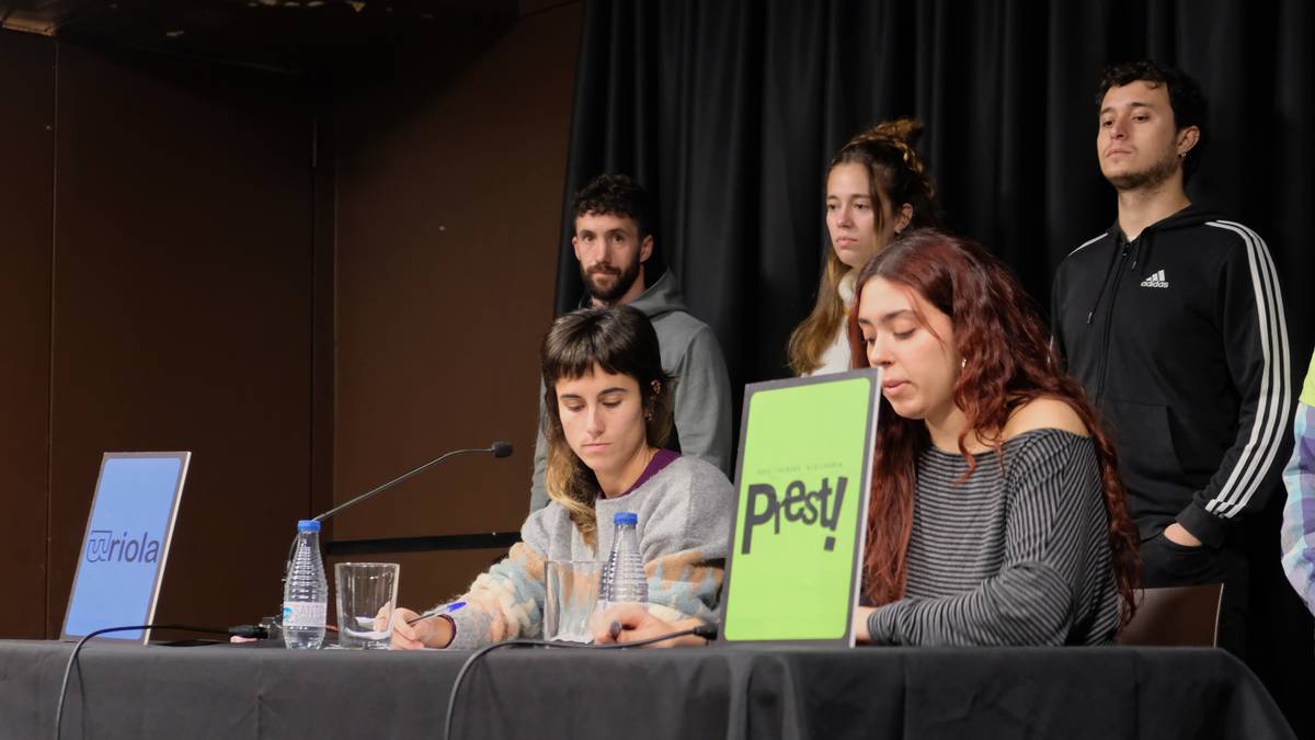 Deustualdeko Prest! eta Uriola hedabideek ixtea erabaki dute, arazo ekonomikoak direla medio