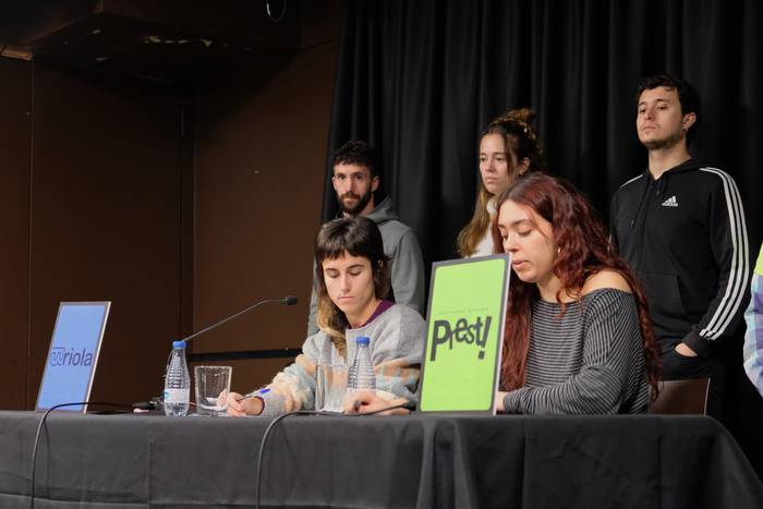 Deustualdeko Prest! eta Uriola hedabideek ixtea erabaki dute, arazo ekonomikoak direla medio