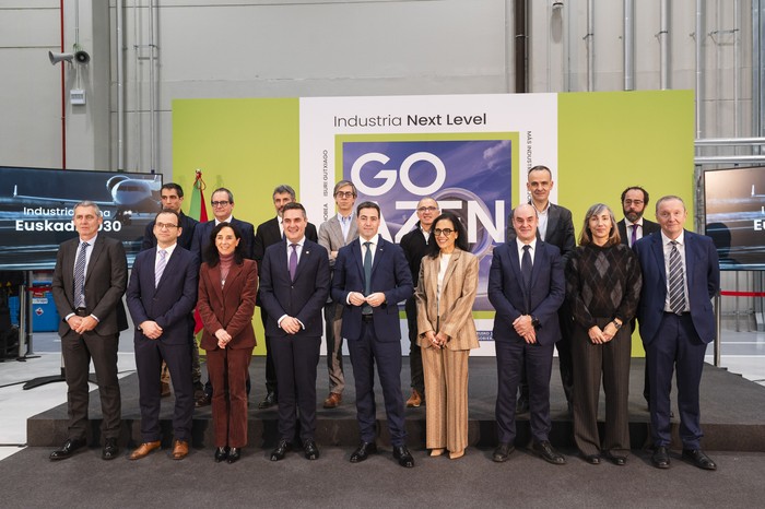 Imanol Pradales lehendakariak Zamudioko ITP Aero konpainiaren egoitza bisitatu du