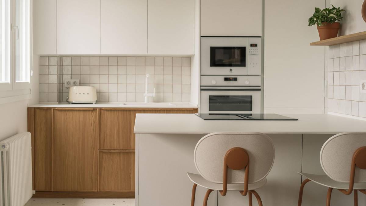 In Sukaldeak: Zure sukaldea, neurrira eta ezustekorik gabe