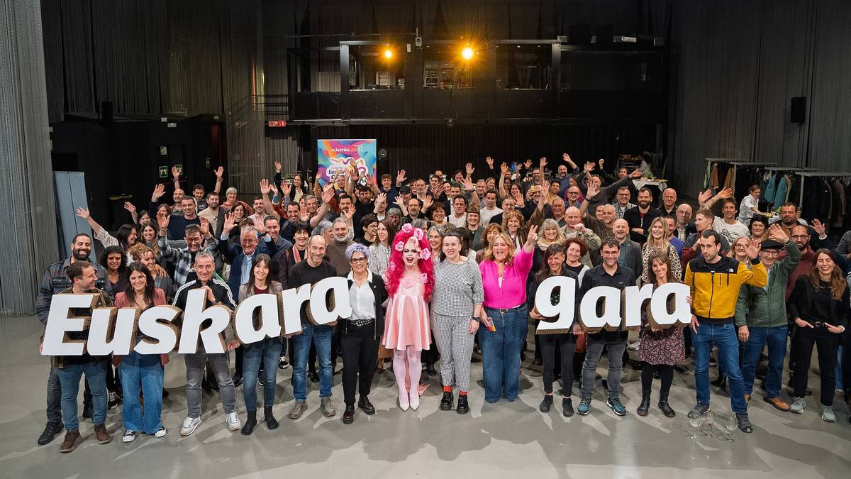 Emozioek eta aldarrikapenek bete dute 24. Korrikaren aurkezpen soziala, Bilbon