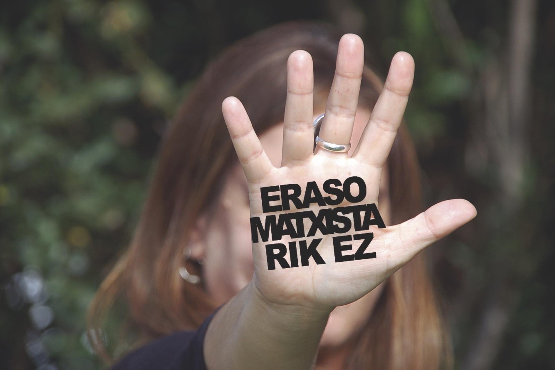 Elkarretaratzea Larrabetzun eta Zamudion, Pasaiako hilketa matxista salatzeko