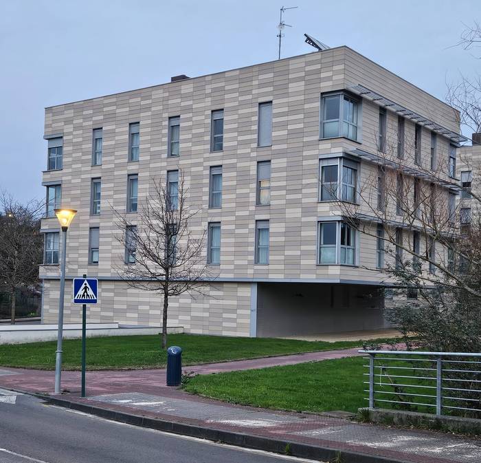 Udalak Alokabiderekin hitzarmena sinatu du udal etxebizitzen alokairu babestua sustatzeko