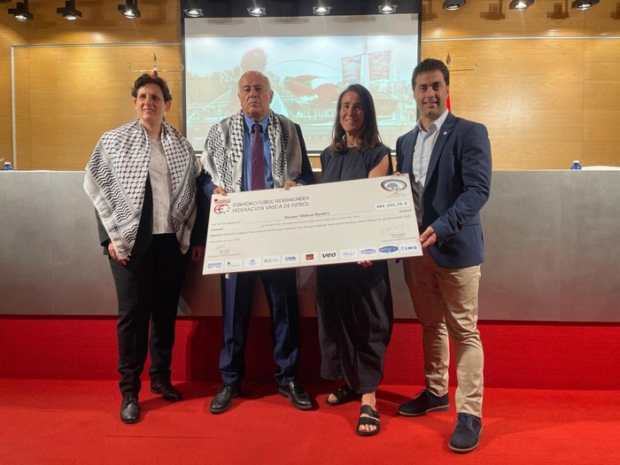 Euskal Selekzioaren eta Palestinaren arteko partidatik 609.253,79 euro, Mugarik Gabeko Medikuak elkartearentzat