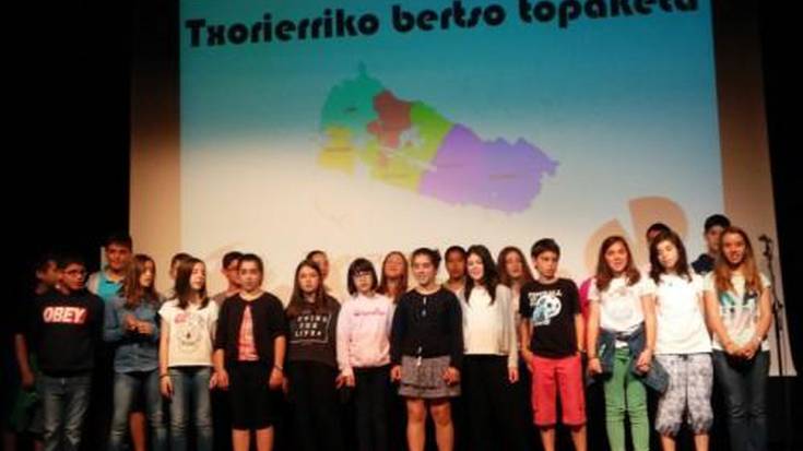 150 gazte batu ziren atzo Txorierriko Bertso Topak