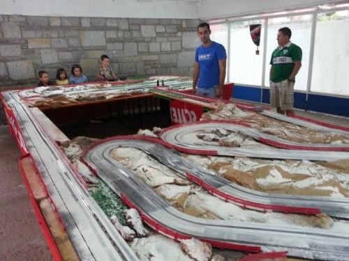 Scalextric erraldoia eta elurtua ipiniko dute Zamudion