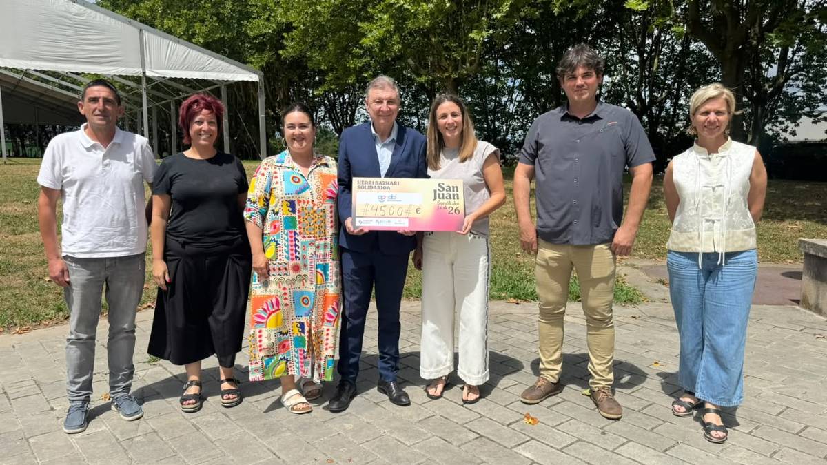 Herri bazkarian 4.500 euro bildu dituzte autismoa duten pertsonen APNABI elkartearentzat