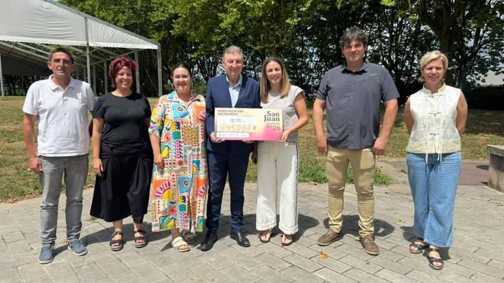 Herri bazkarian 4.500 euro bildu dituzte autismoa duten pertsonen APNABI elkartearentzat