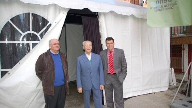 Desanexioari buruzko argazki bilduma Derion 