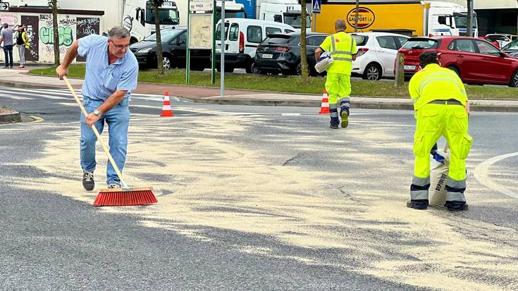 Ordubeteko auto-pilateka Zamudion kamioi bati mila litro olio jausi ondoren