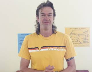 Zesar Martinez larrabetzuarra zendu da: “Horrenbeste maite zuen lurrak gozo har dezala”