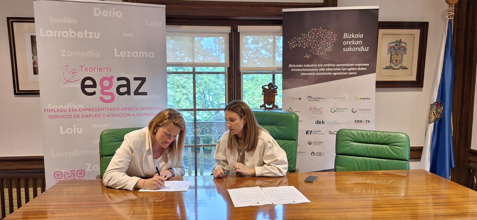 Sangroniz Industrialdeko Enpresa Elkartearekin hitzarmena sinatu dute “espazioaren hobekuntza eta lehiakortasuna sustatzeko”