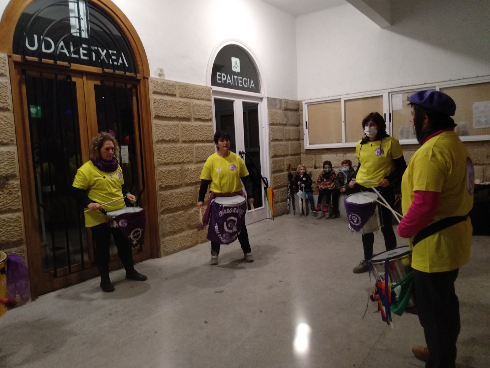 Performancea eta batukada Lezaman, Azaroaren 25ean