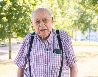 Erromara  arte bizikletan, eta kuadernoarekin