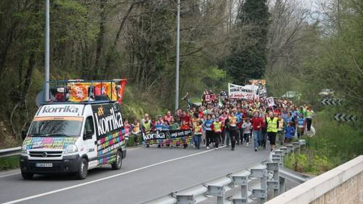 Korrika16. Txorierri atzean usten Erletxetara bidean.