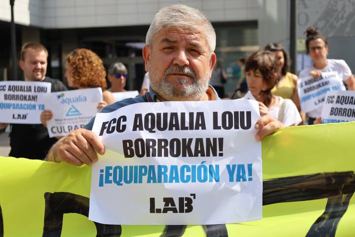 Loiuko FCC Aqualiako langileek greba mugagabeari ekin diote