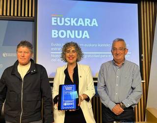 Eusko Jaurlaritzak ‘Euskara Bonua’ aurkeztu du, euskara ikasteko doako eredu berria