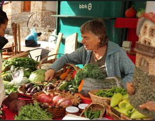 Bertoko produktuen azoka irudietan