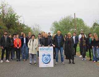 ‘Esnatu’ dinamika aurkeztu du UEMAk, egoera iraultzeko konpromisoak hartu dituzten 18 eragilerekin