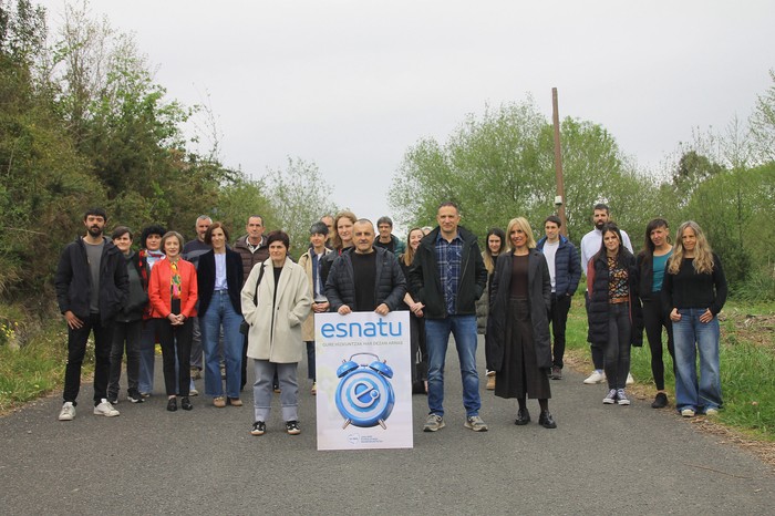 ‘Esnatu’ dinamika aurkeztu du UEMAk, egoera iraultzeko konpromisoak hartu dituzten 18 eragilerekin