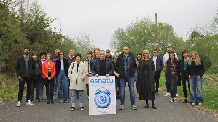 ‘Esnatu’ dinamika aurkeztu du UEMAk, egoera iraultzeko konpromisoak hartu dituzten 18 eragilerekin