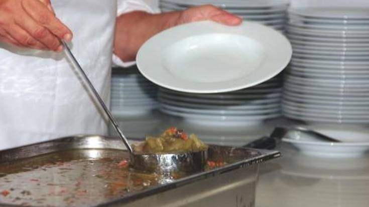 LABek eta ELAk grebara deitu ditu eskola jangeletako langileak otsailaren 24rako, 25erako eta 26rako