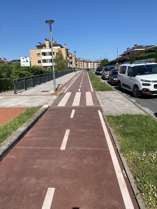 Ganbe, Aldekone auzoetako eta San Isidro elizaren inguruko bizilagunak, aparkalekuaren erabileragatik kezkatuta