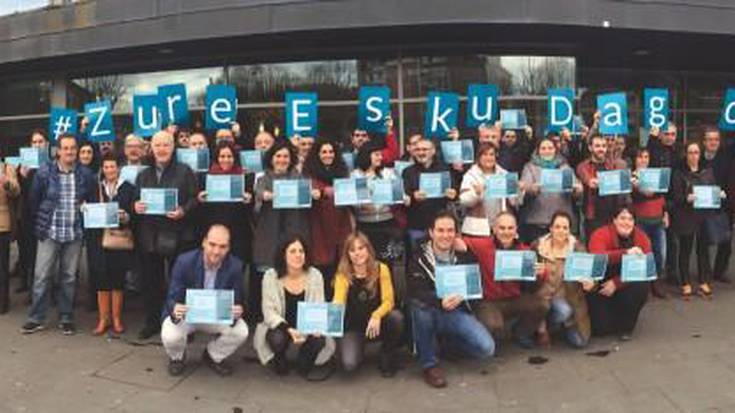 Bazkidetza kanpaina ipini du abian Gure Esku Dago plataformak