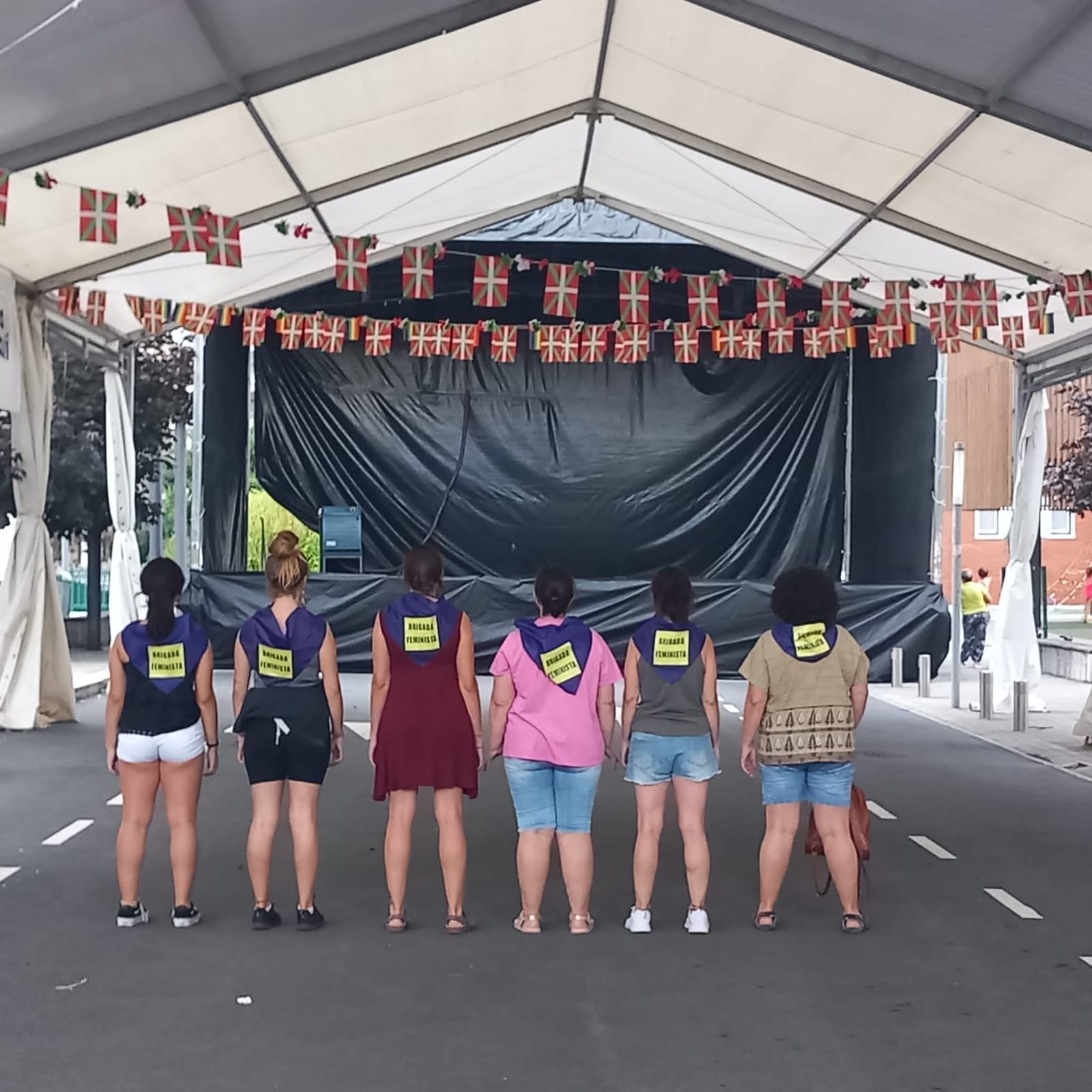 Brigada feminista sortuko da Lezamako jaiei begira