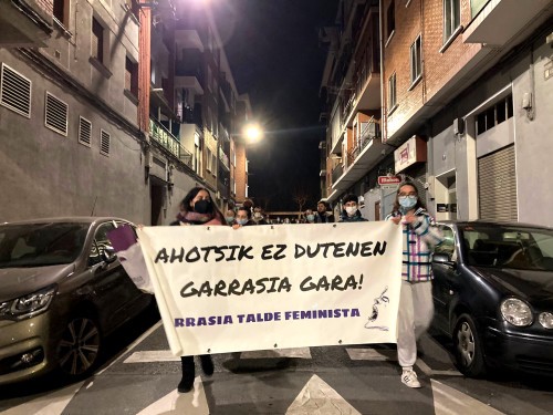 Manifestazioa eta argazkia ateratzea Sondikan