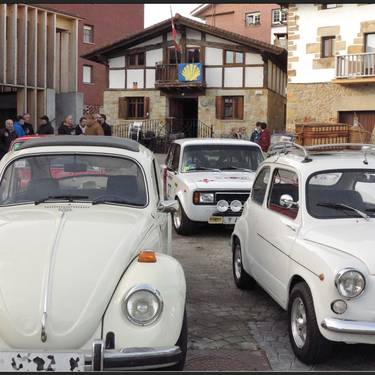 Larrabetzuko auto klasikoen XV. erakusketa domekan