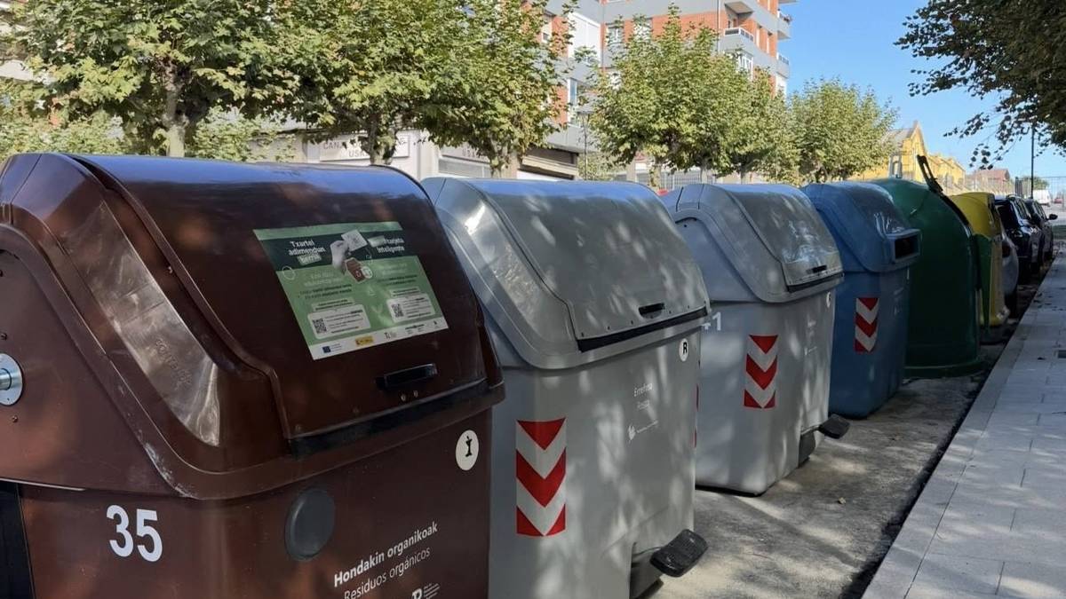 Hondakin organikoen edukiontzia mugikorrarekin ireki daiteke