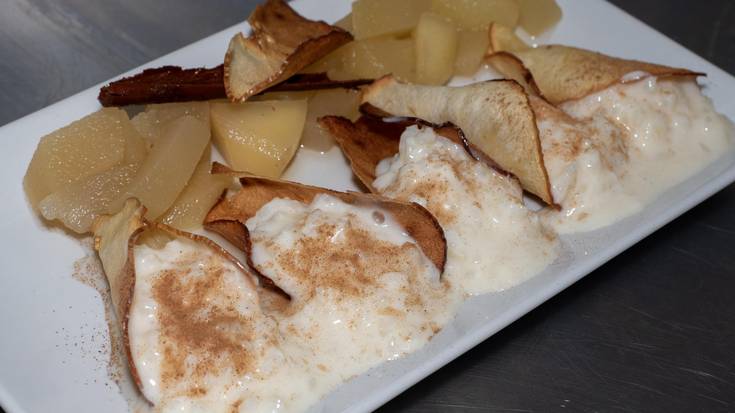 Arroz esnez beteriko sagar hoditxoak