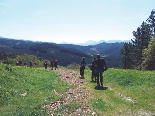 Txorierriko bazterrak ezagutzeko mendi-ibilaldia antolatu dute berbalagunek