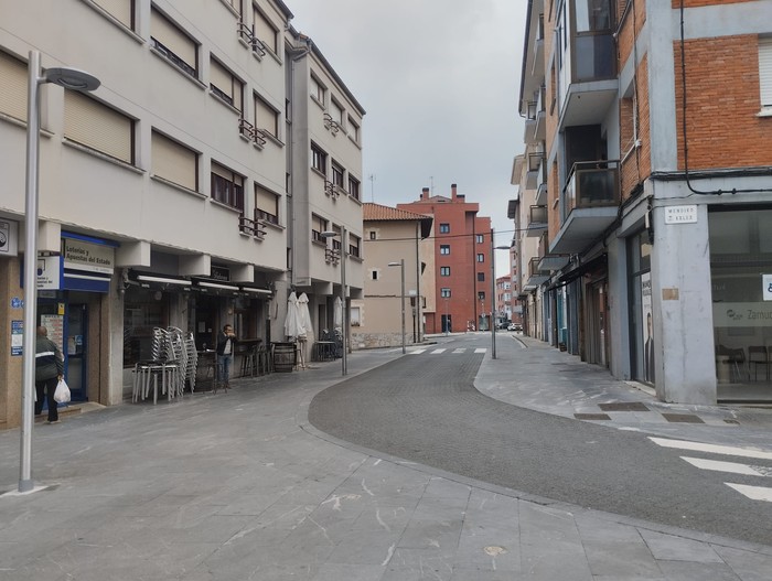 Sei hilabeteko iraupena izango dute Arbolantxa kalea berritzeko lanek