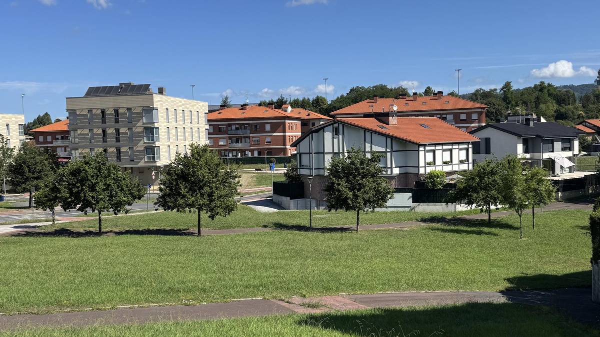 Auzoetako zinegotzia Sondika erdialdera heltzea ere nahi du udalak