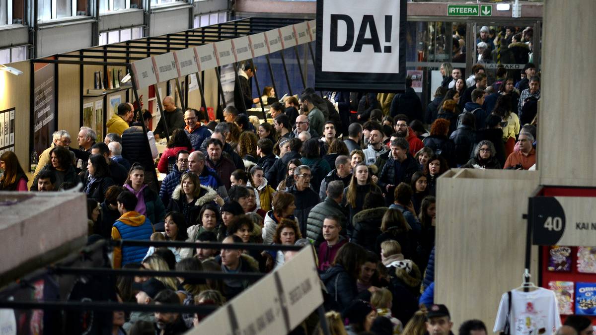 Durangoko Azokara autobusa Altzora Euskara Elkartearen eskutik