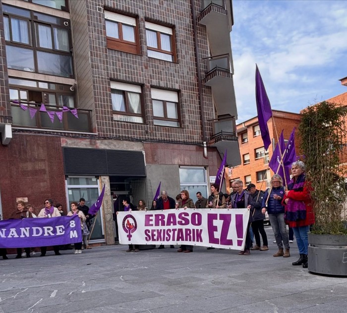 Iruñeko erailketa matxista salatzeko mobilizazioak deitu dituzte gaurko