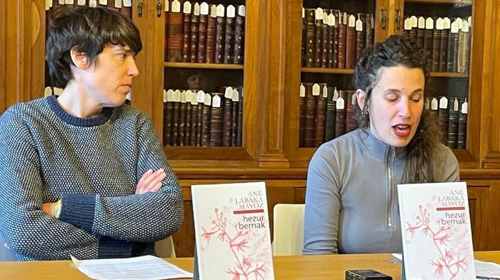 Ane Labaka Mayozek bere lehen poema liburua aurkeztuko du ostegunean Larrabetzun