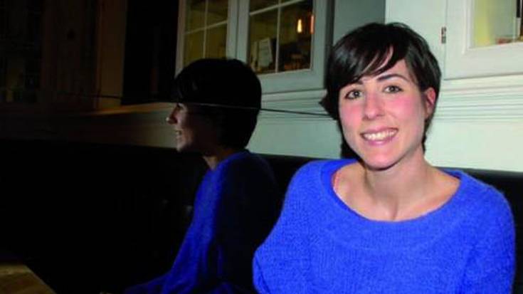 Irati Fernandez Pujana, gizarte-hezitzailea: “Amatasuna etengabeko negoziazioa da, nork bere buruarekin eta bikotearekin”