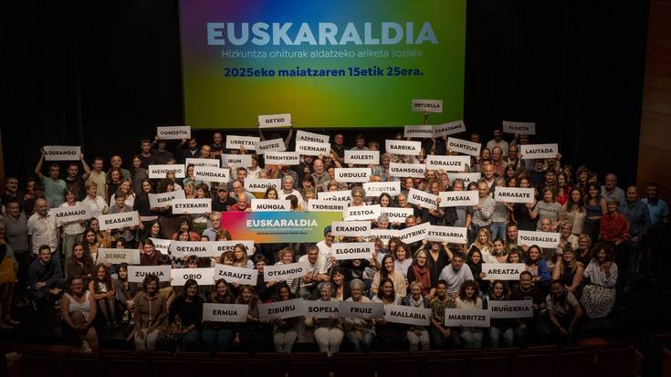 200 lagunetik gora bildu ditu Euskaraldia ON! topaketak Eibarren, herritarren aktibazioan lehen pausoak egiteko