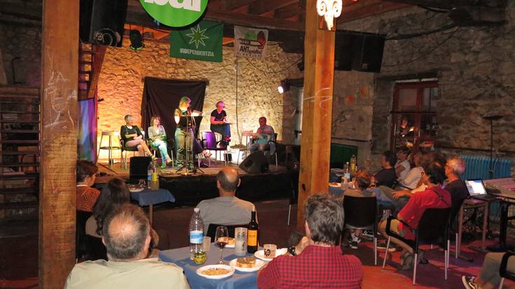 Liburuaren Egunean, eskolara irakurtzera joateko 10 bolondresen bila dago Kulturbilgunea