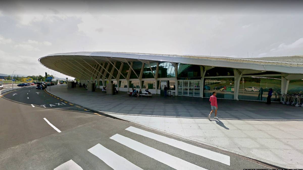 Palestinar selekzioari harrera bihar aireportuan